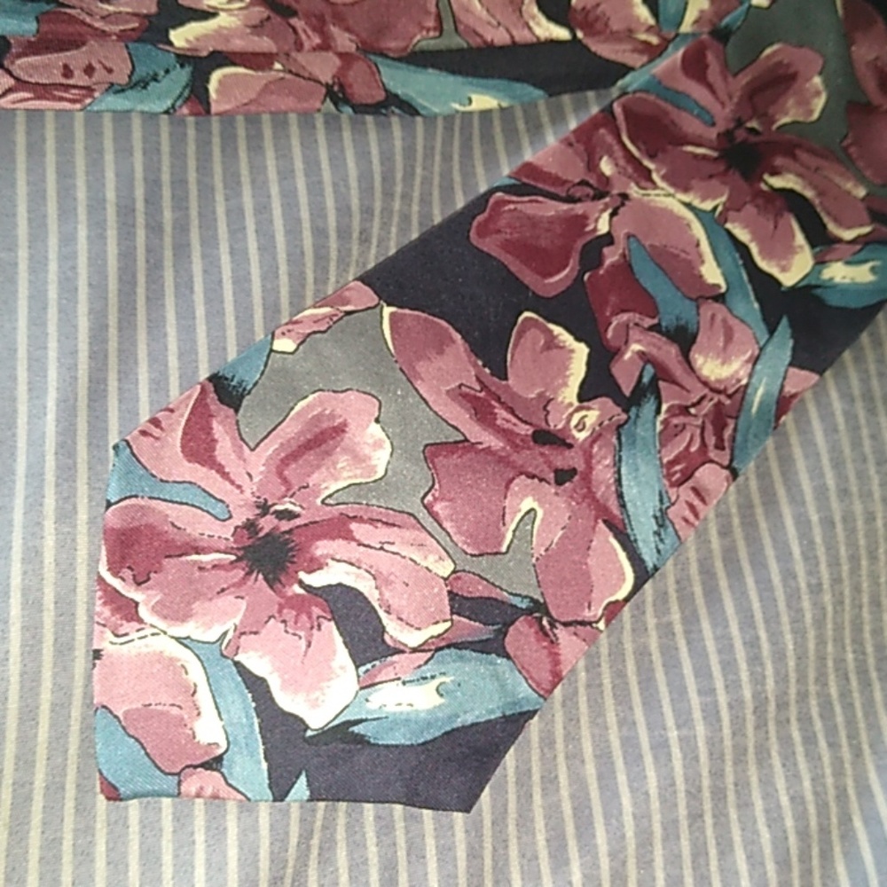 Mens Tie Silk Accents